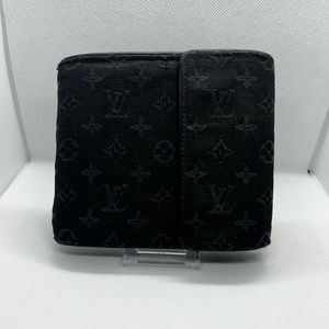 Louis Vuitton Monogram Canvas Wallet